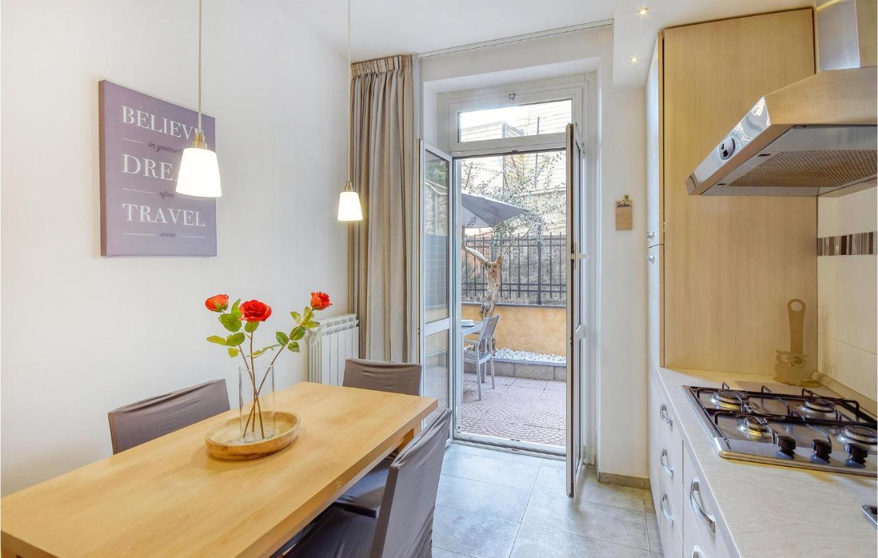 Beautiful In With Kitchen Apartment